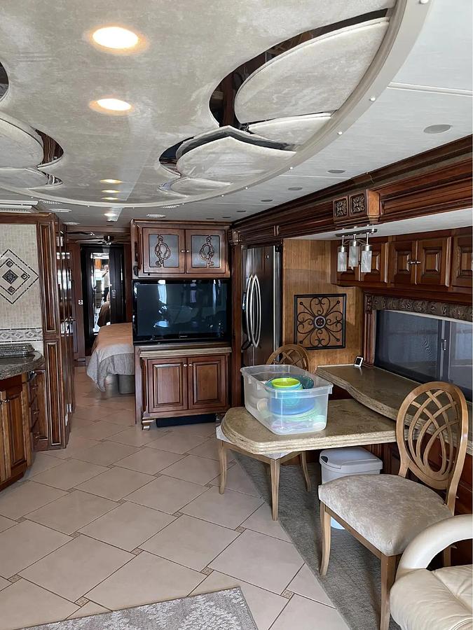 Used 2010 Tiffin Zephyr 45QBZ Class A Diesel Motorhome