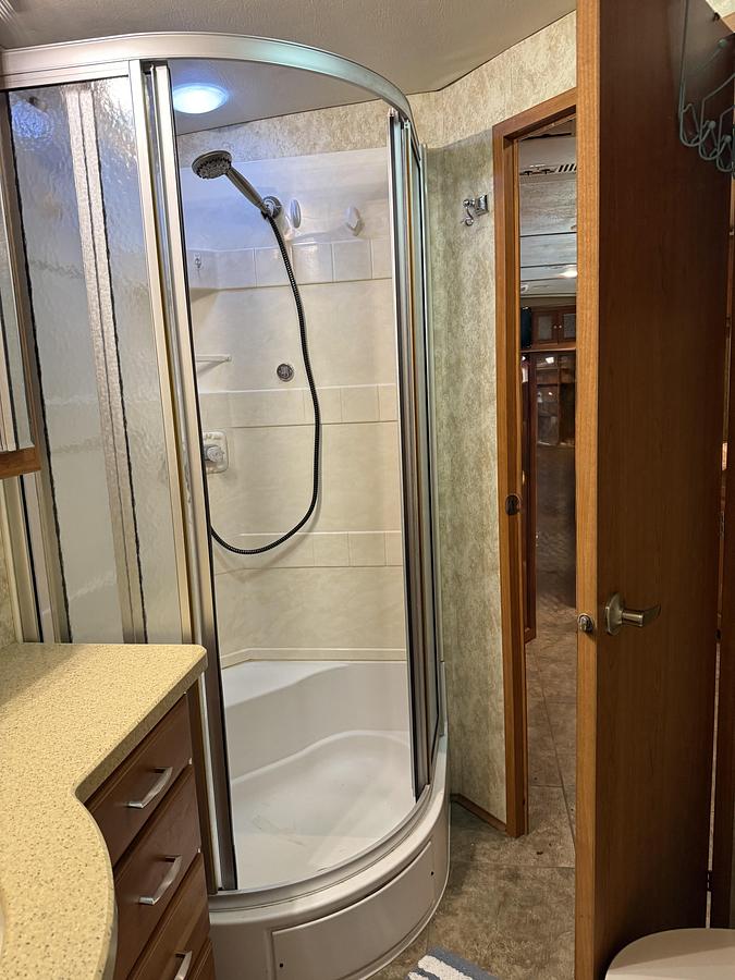 Used 2009 Winnebago Journey 39Z