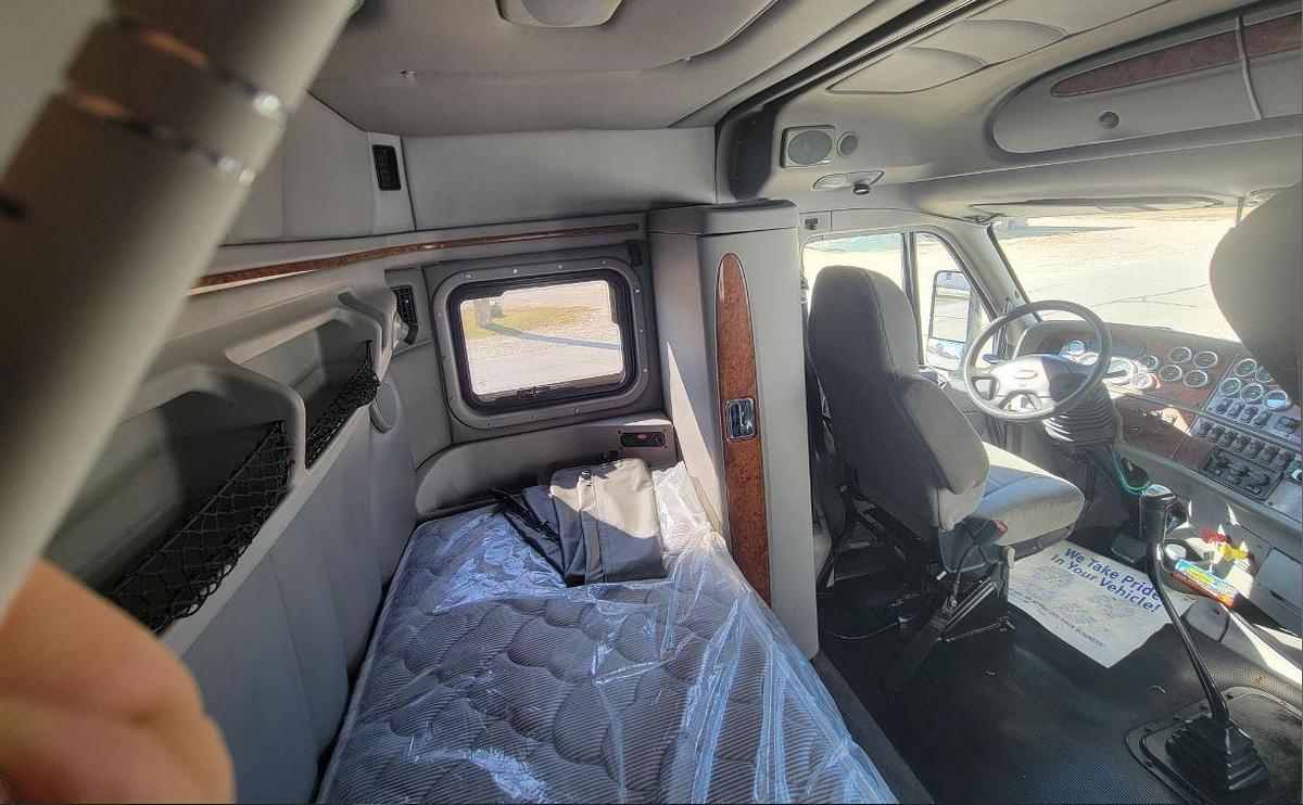 Used 2005 Peterbilt 387