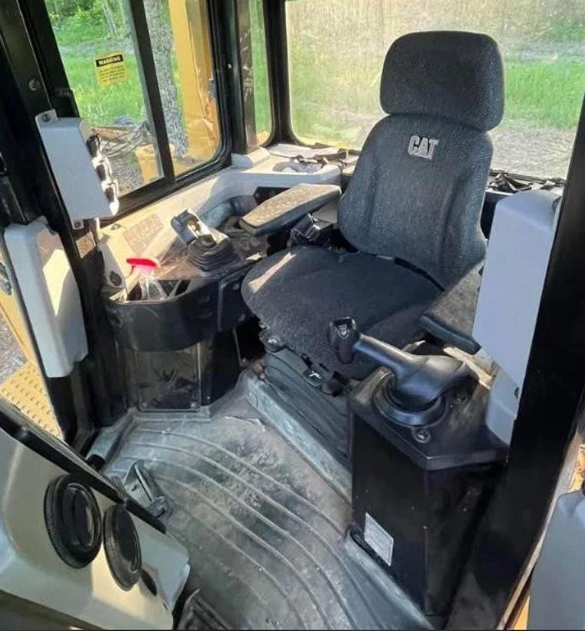 Used 2015 Caterpillar D6T LGP