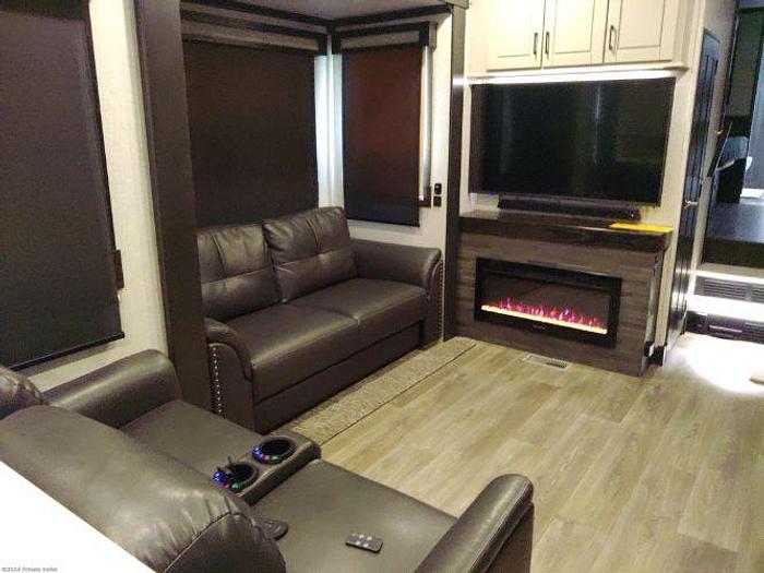 Used 2021 Crossroads Redwood