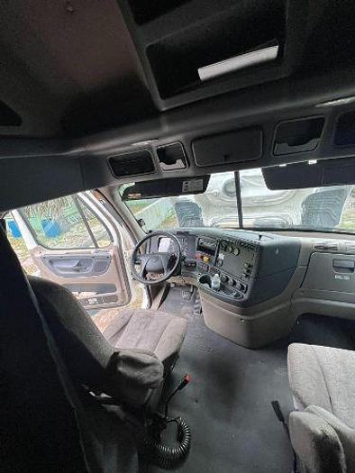 Used 2015 Freightliner Cascadia