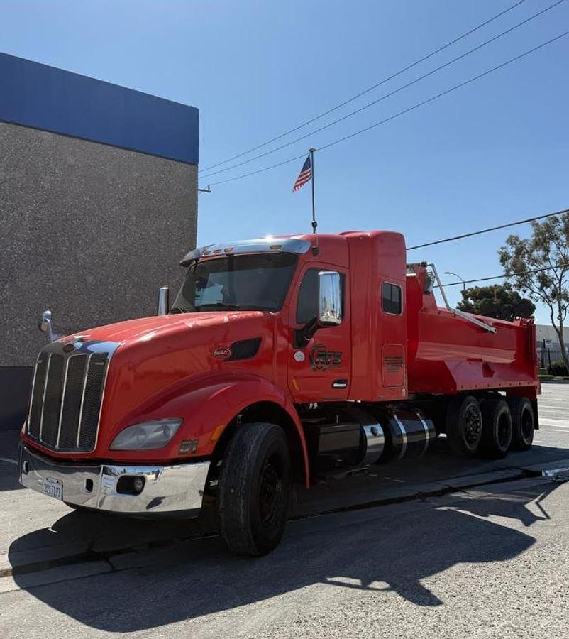 Used 2015 Peterbilt 579 End Dump Truck