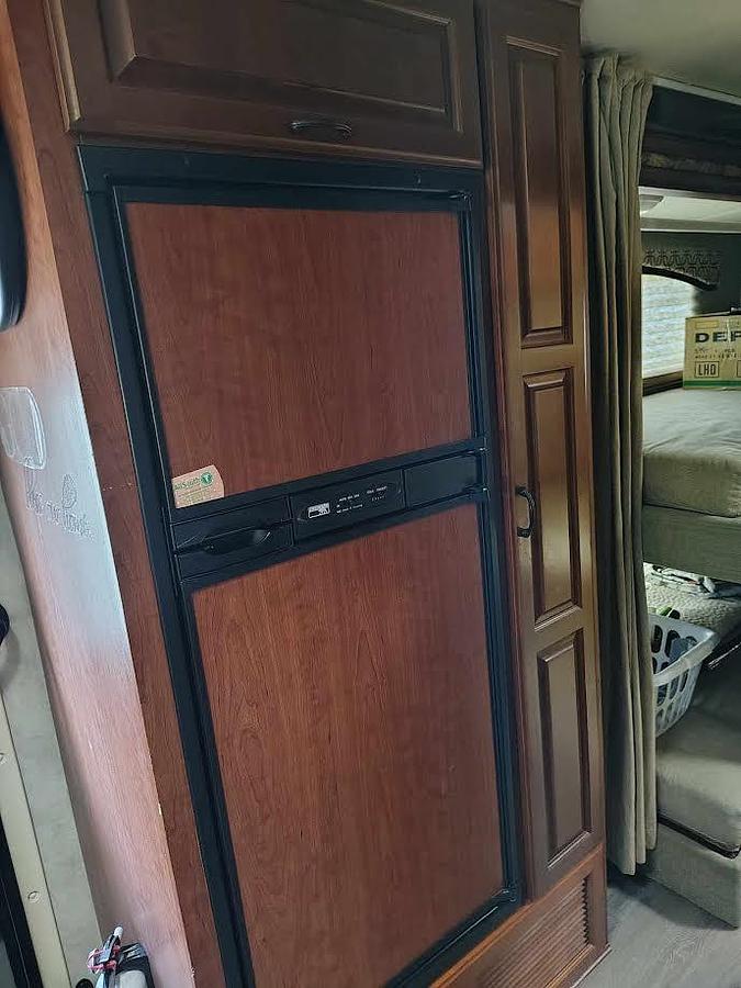 Used 2011 Thor Motor Coach Hurricane 31G