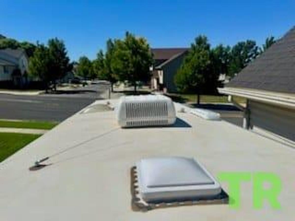 Used 2005 E-Z Frontier Travel Trailer