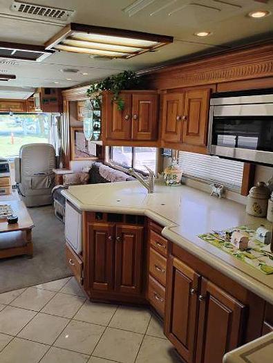 Used 2004 Monaco Dynasty