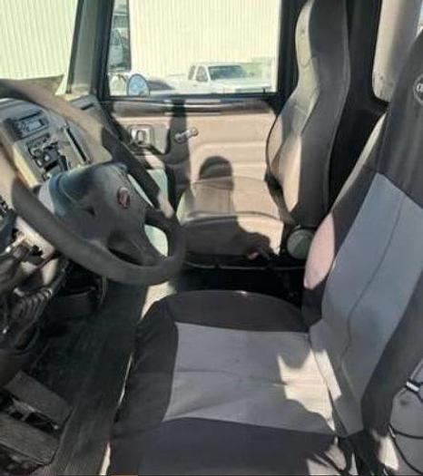 Used 2009 Peterbilt 335