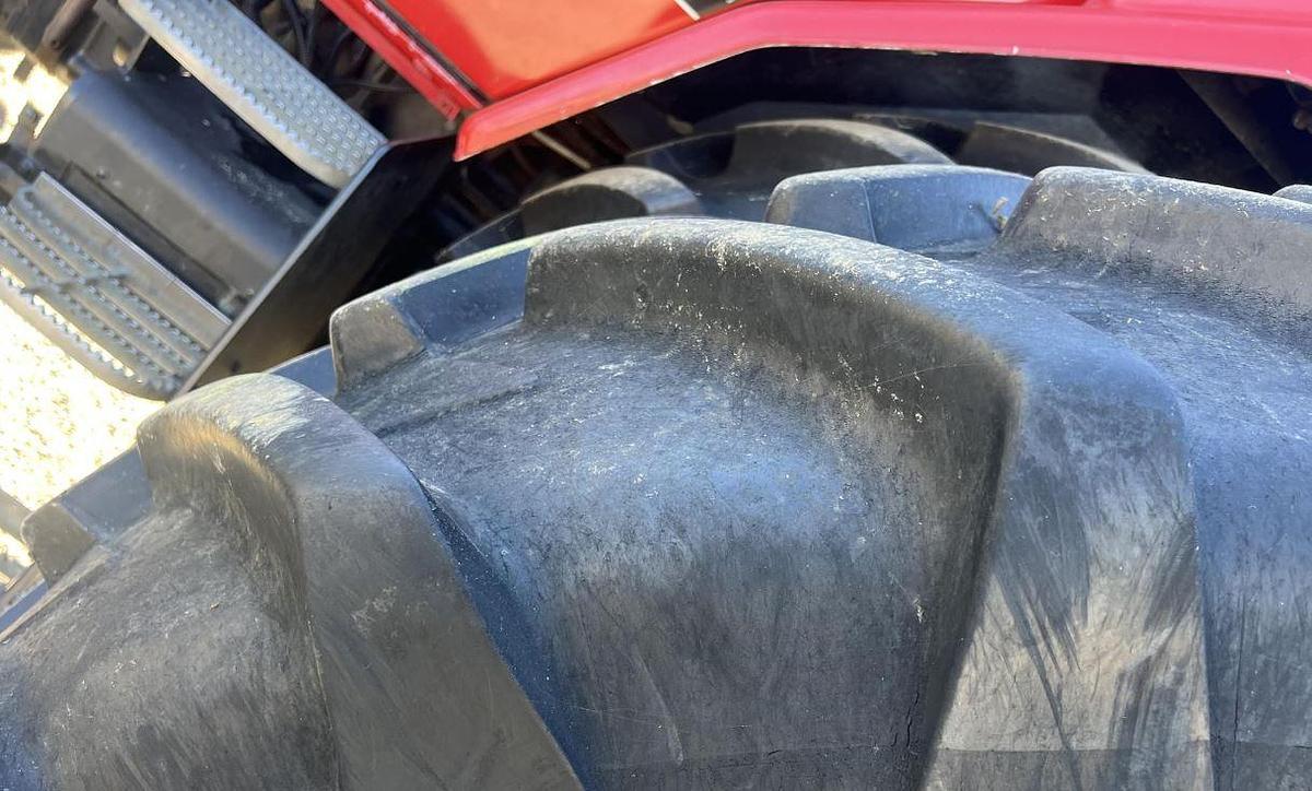 Used 1996 CASE IH 7240 Tractor