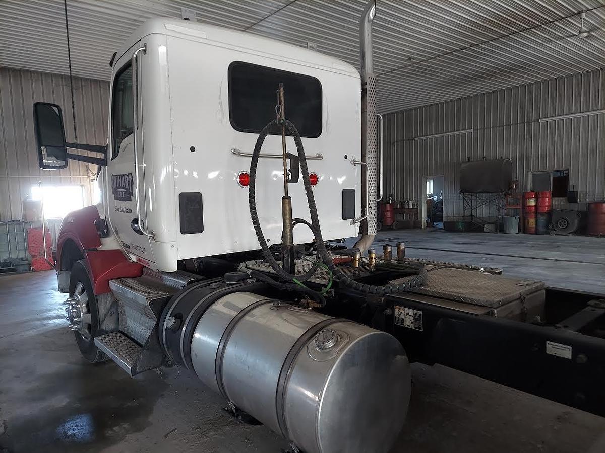 Used 2016 Kenworth T880 Day Cab