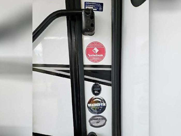 Used 2021 Grand Design Momentum 376TH