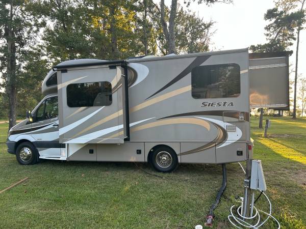 Used 2016 Thor Motor Coach Siesta