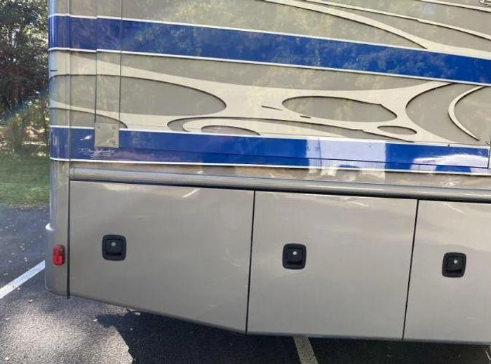 Used 2017 Dynamax DX3 37TS