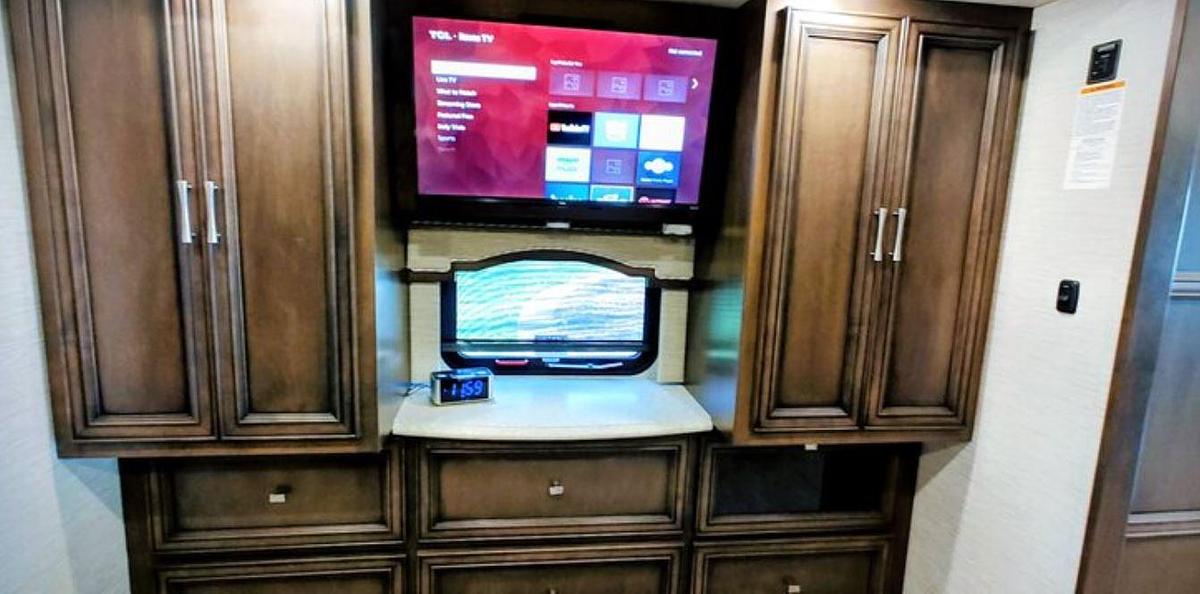 Used 2018 Newmar Ventana 4369