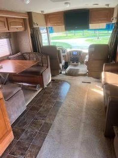 Used 2010 Winnebago Sightseer 33C