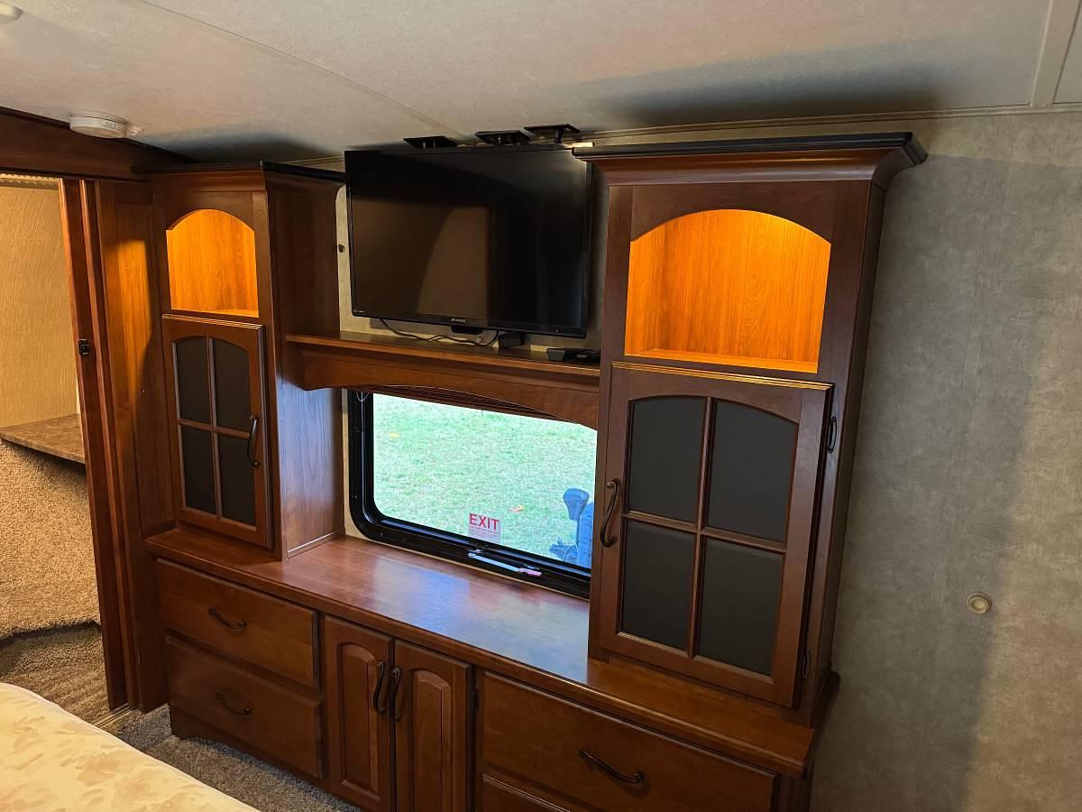 Used 2014 Keystone Montana 3625RE