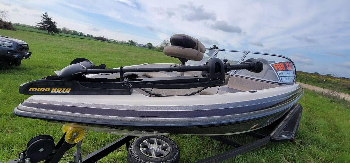 Used 2010 Ranger Reata 211 Fishing Boat