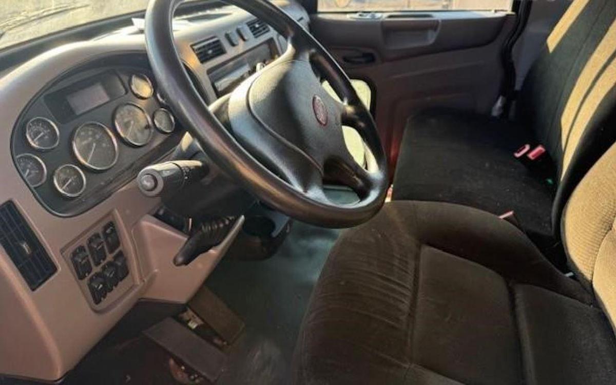 Used 2016 PETERBILT 337