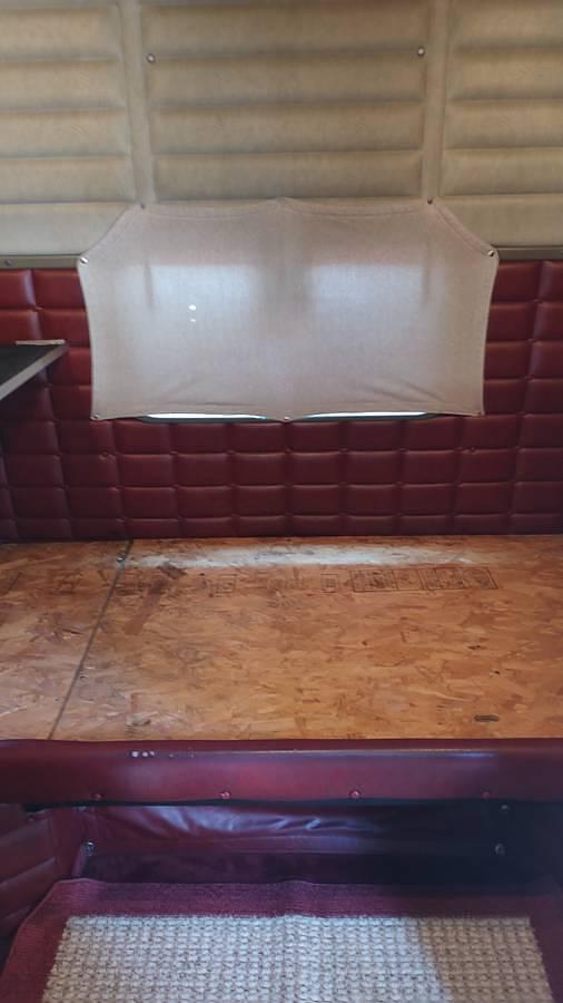 Used 2000 Peterbilt 379 Sleeper Semi Truck