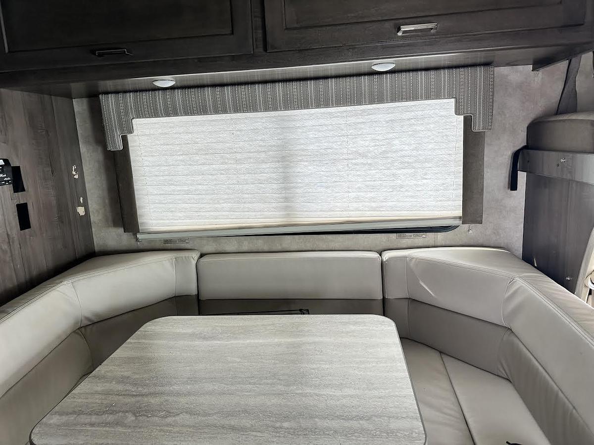 Used 2019 Winnebago Minnie Winnie 22R Class C Motorhome