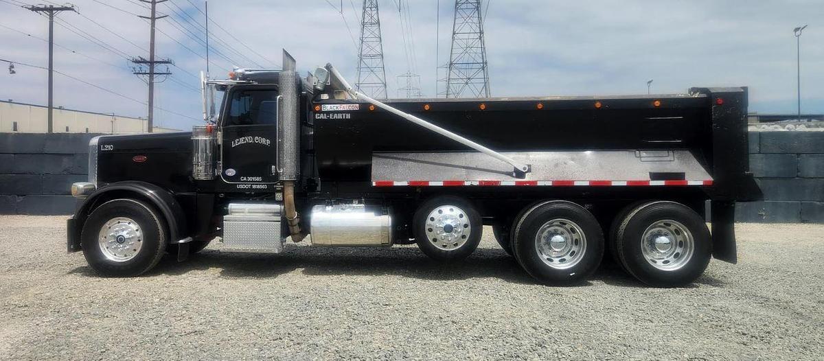 Used 2010 PETERBILT 388 Dump Truck