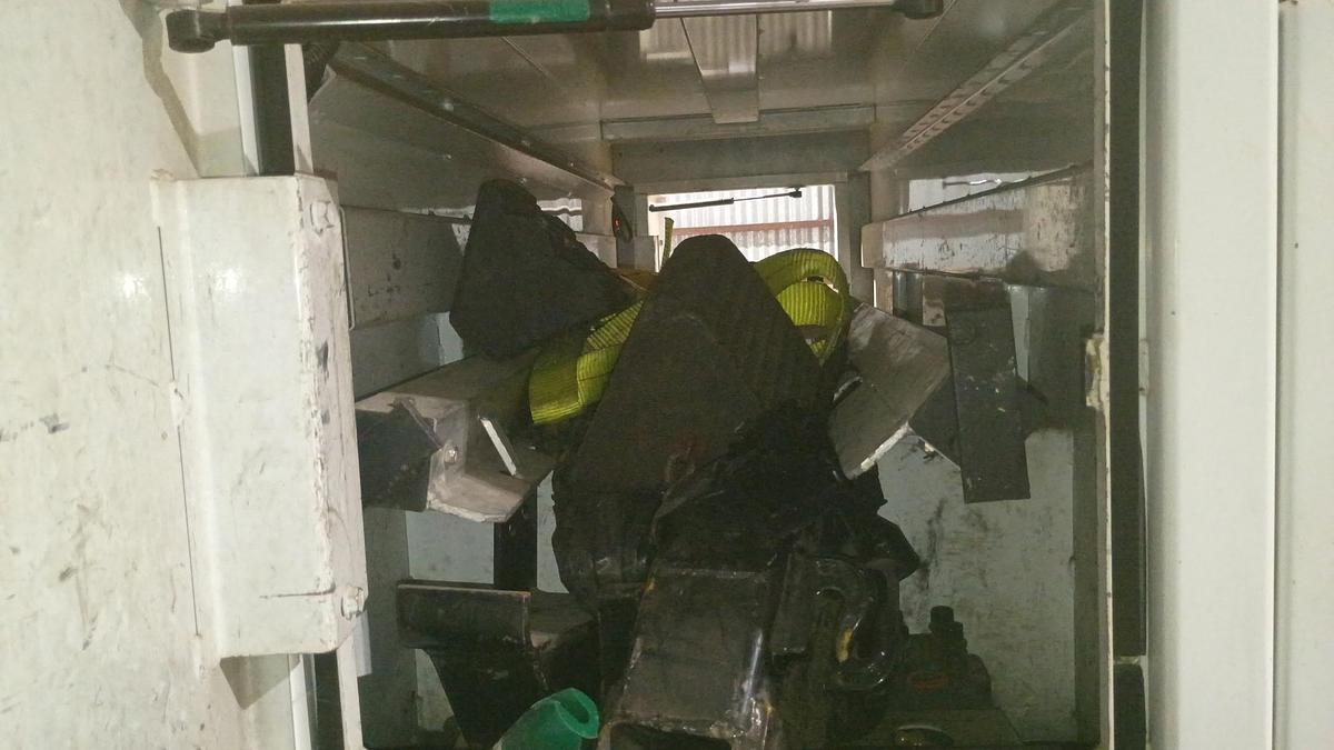 Used 2002 Ford F450 Recover Truck with Boom