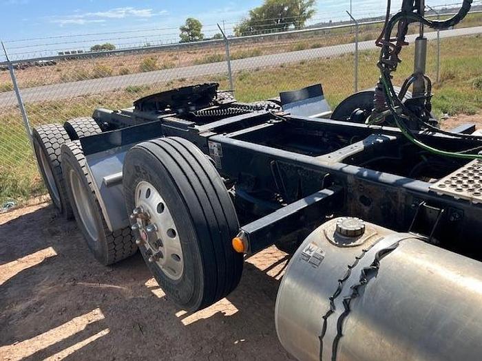 Used 2022 Kenworth T880 Sleeper Semi Truck