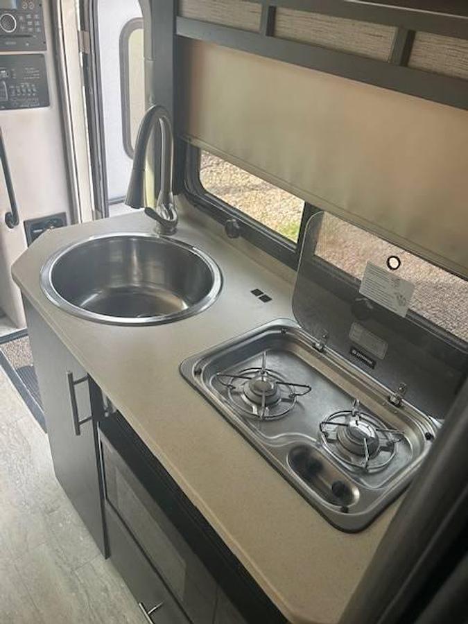 Used 2017 Thor Motor Coach Gemini 23TR Class C Motorhome