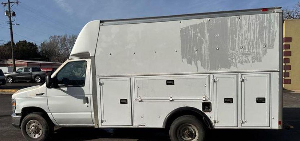 Used 2012 Ford E350 Super Duty Box Truck