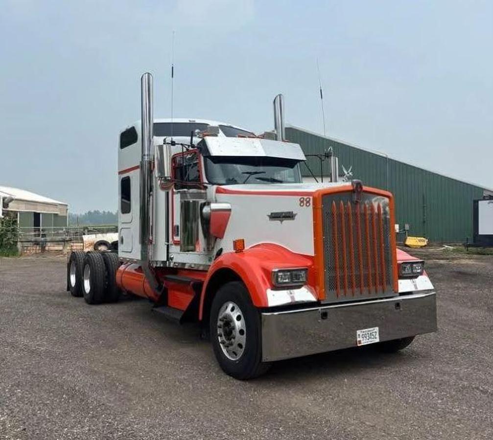 Used 2002 Kenworth W900