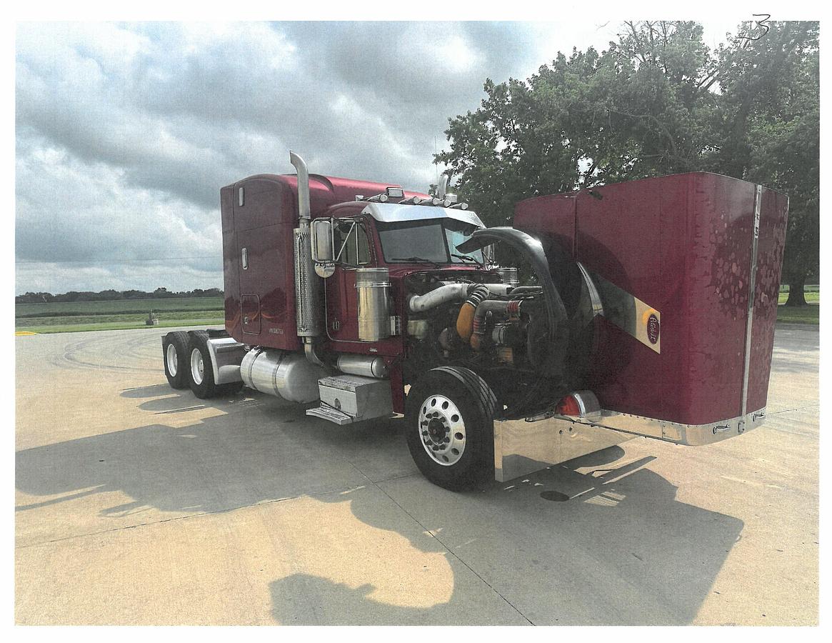 Used 2005 Peterbilt 379 EXHD Conventional Sleeper Semi