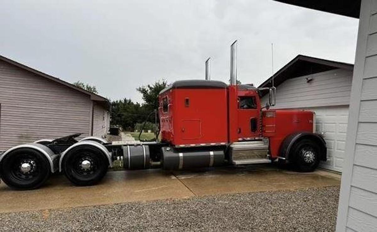 Used 2020 PETERBILT 389 and 2019 Armor Lite Trailer