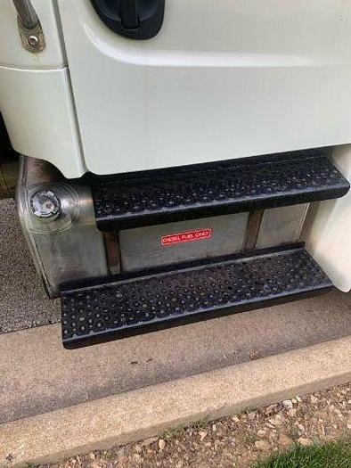 Used 2015 Freightliner M2 106