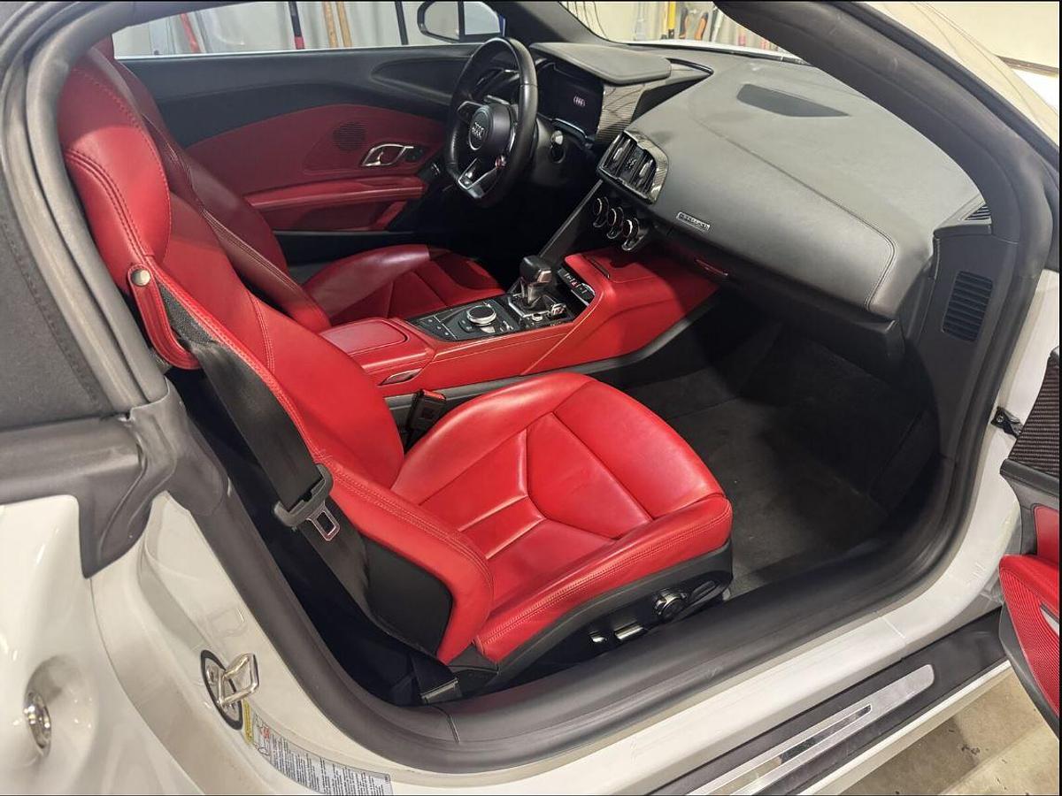 Used 2017 Audi R8 5.2 quattro V10 Spyder