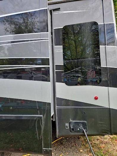 Used 2016 Redwood RW38RL