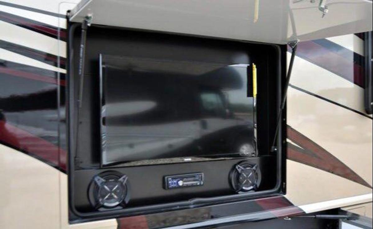 Used 2017 Fleetwood Pace Arrow 35E Class A Motorhome