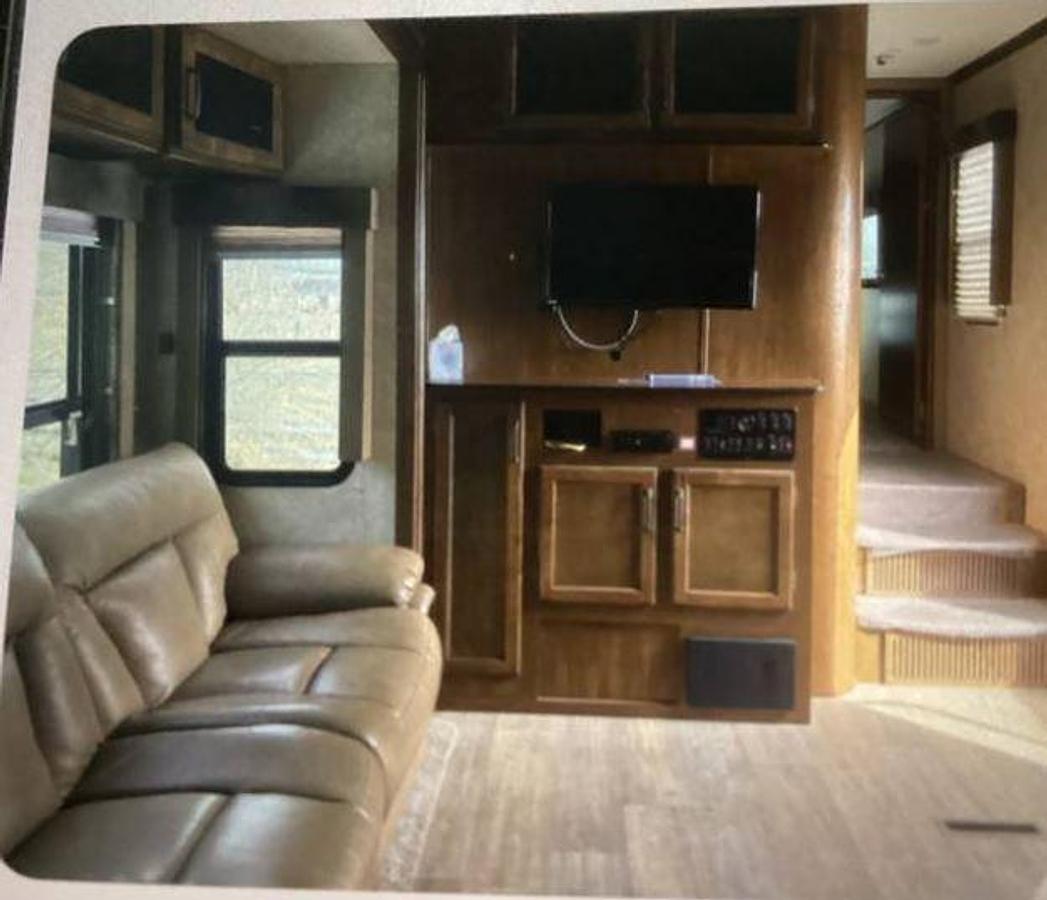 Used 2016 Keystone Carbon Toyhauler