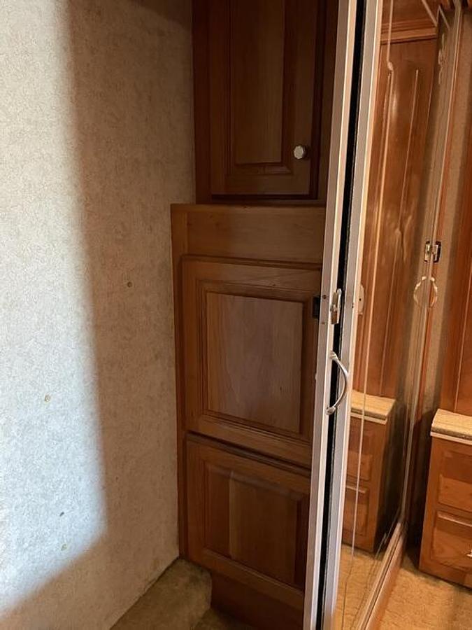 Used 2007 Monaco Camelot 42PDQ Class A Motorhome