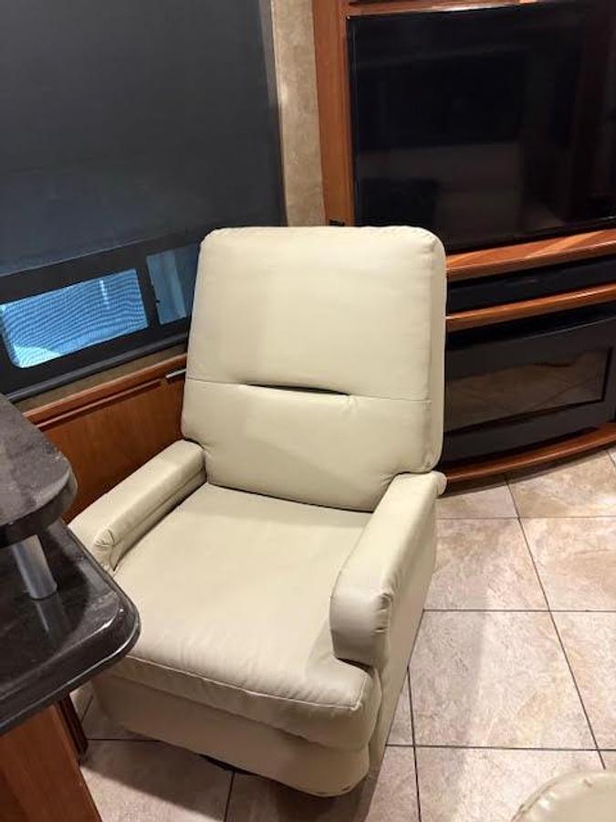 Used 2016 Winnebago Forza 36G Class A Motorhome
