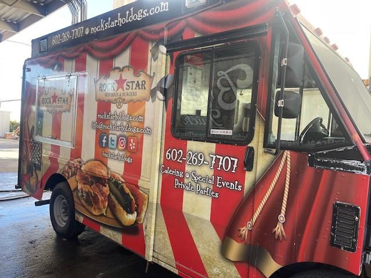 Used 2002 Ford 3CH Food Truck/ Commercial Van