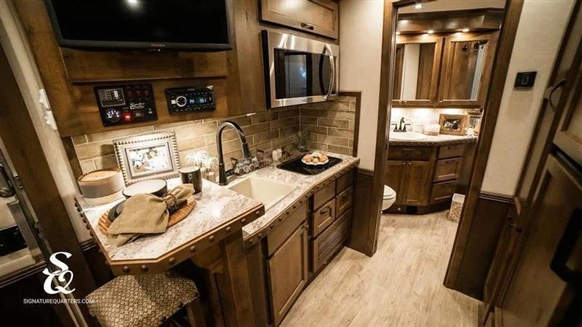 Used 2024 Elite LQ 4 Horse Trailer