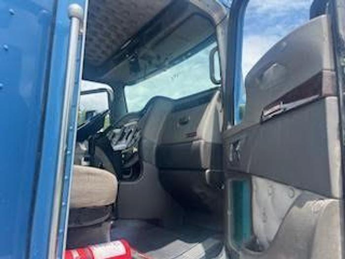 Used 2013 KENWORTH T660