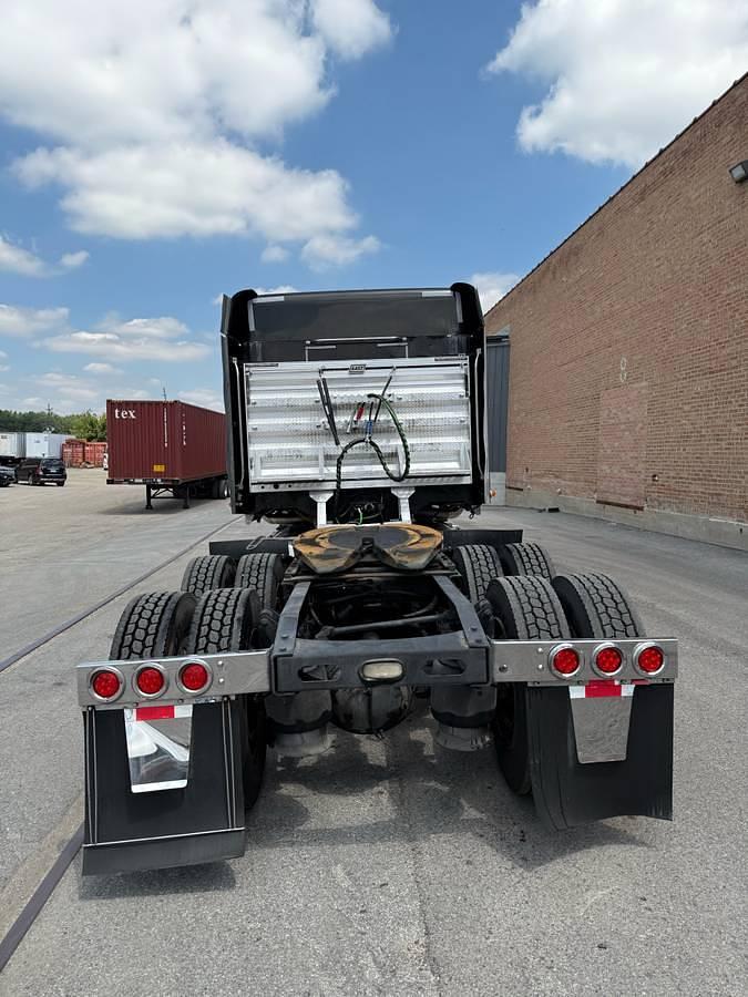 Used 2008 Freightliner Coronado 122SD