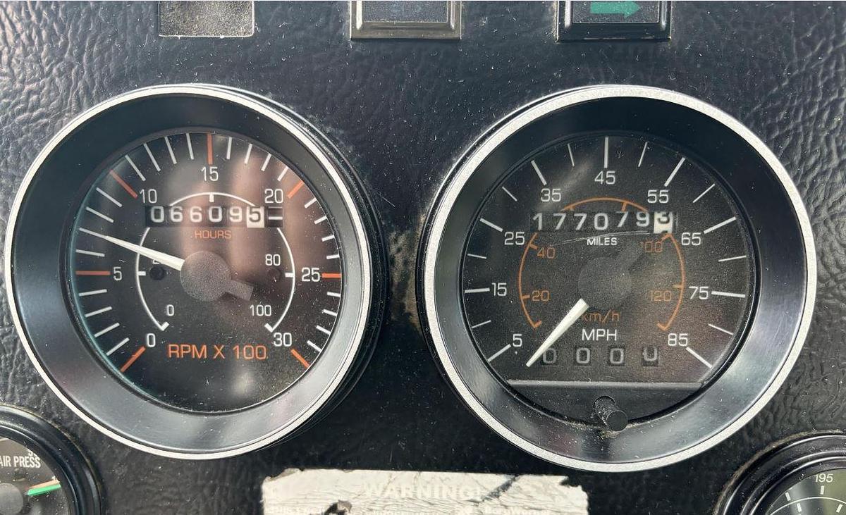 Used 2003 STINGER LTD 4400