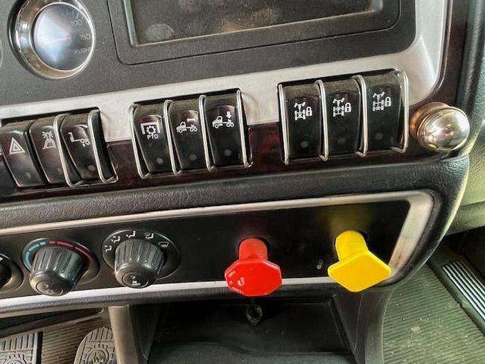 Used 2013 KENWORTH T800