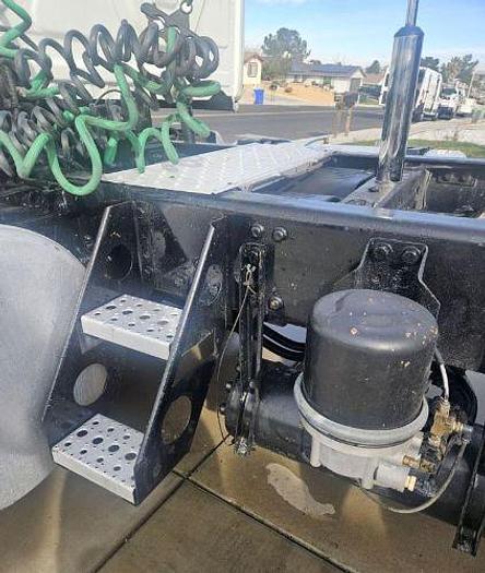 Used 2013 Freightliner Cascadia 125