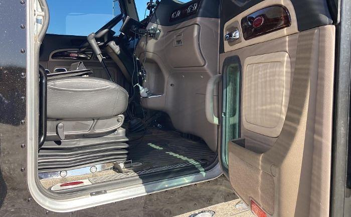 Used 2023 Peterbilt 389