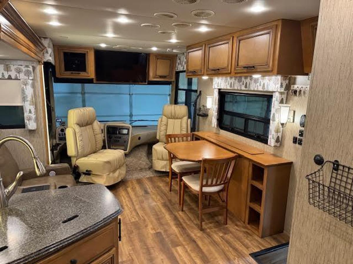 Used 2016 Newmar Canyon Star 3921 Class A Motorhome Toy Hauler