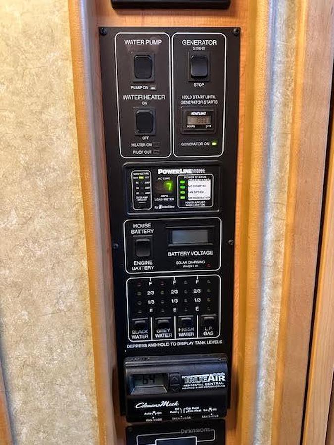 Used 2008 Winnebago Tour 40KD Class A Motorhome