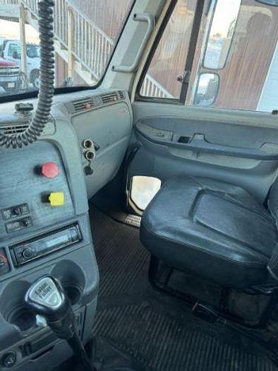 Used 2006 Freightliner Columbia