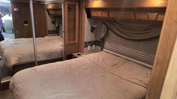 Used 2006 Fleetwood Discovery 39L
